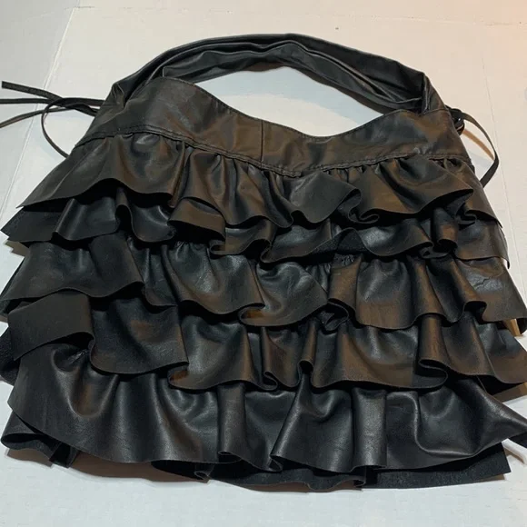 Bueno black faux leather ruffled tier shoulder bag - Picture 8 of 8